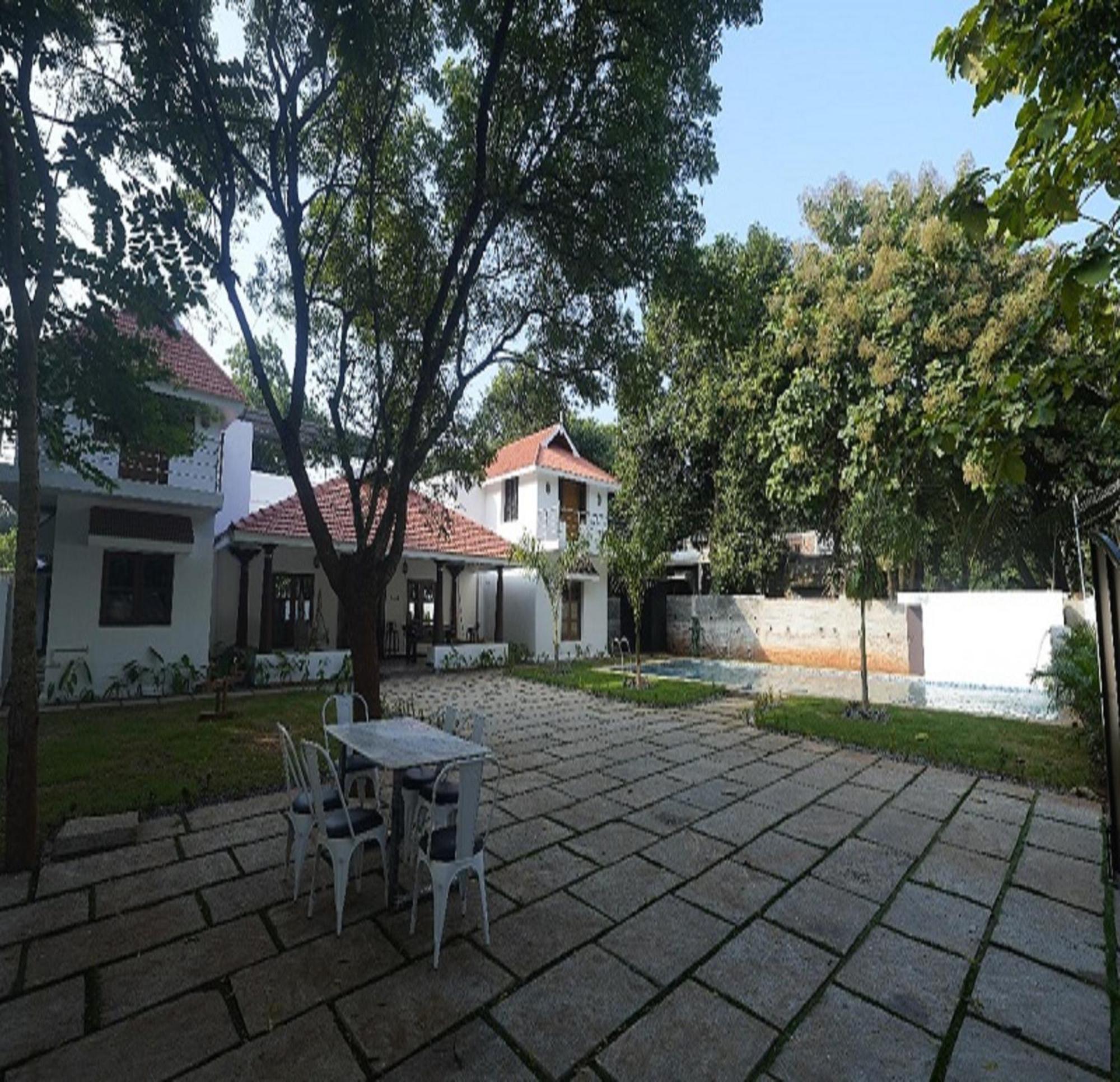 Courtyard Castle Heritage Resort Ποντισερί Εξωτερικό φωτογραφία