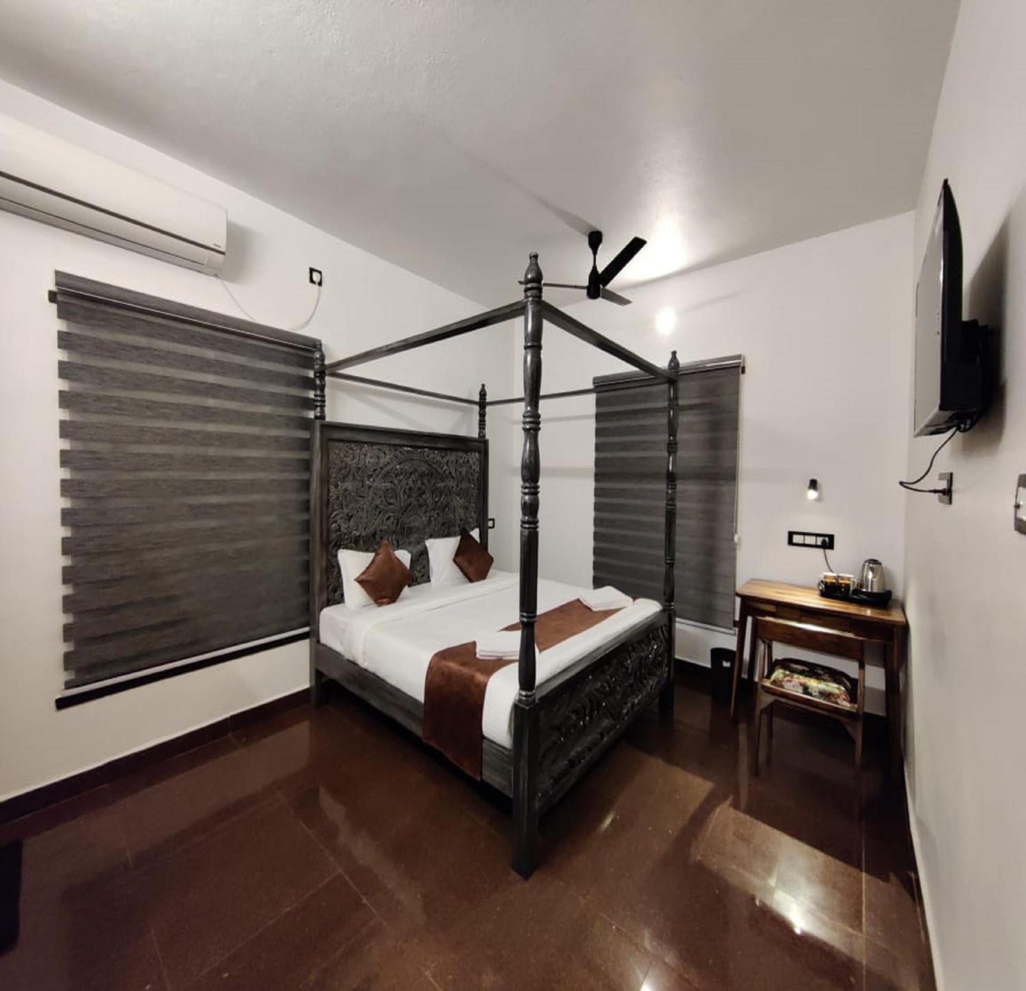 Courtyard Castle Heritage Resort Ποντισερί Εξωτερικό φωτογραφία