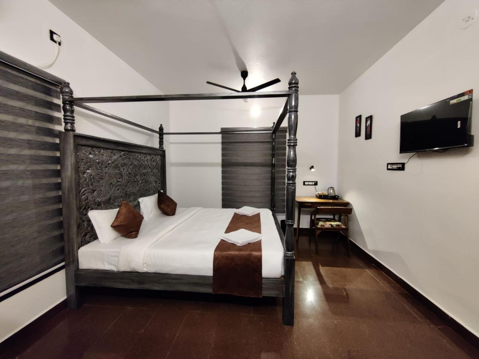 Courtyard Castle Heritage Resort Ποντισερί Εξωτερικό φωτογραφία