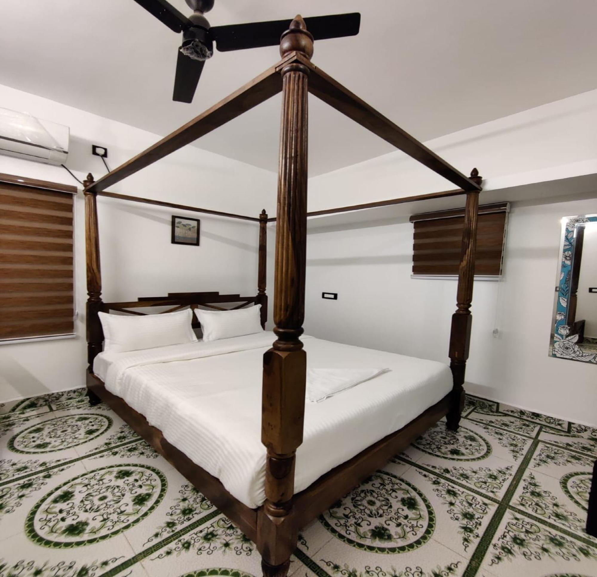 Courtyard Castle Heritage Resort Ποντισερί Εξωτερικό φωτογραφία