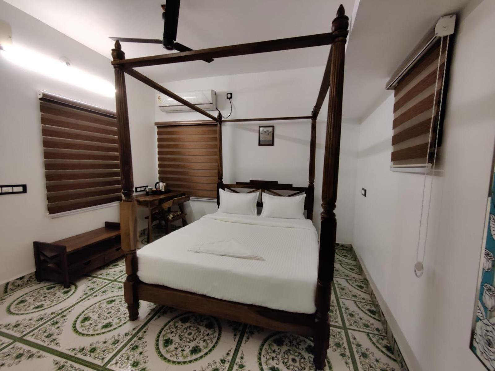 Courtyard Castle Heritage Resort Ποντισερί Εξωτερικό φωτογραφία